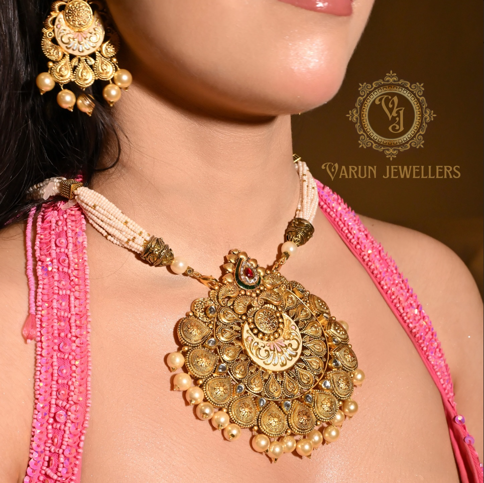 Antique Kundan Medallion at Varun Jewellers